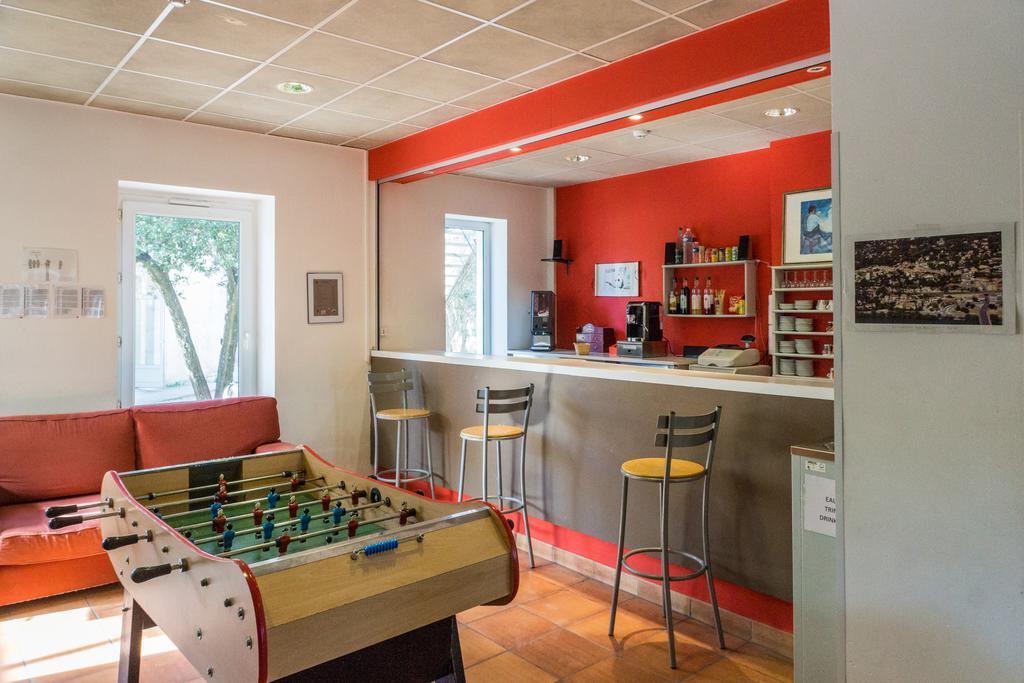 ホテルYmca Villeneuve Les Avignon エクステリア 写真